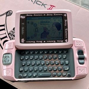 NOT FOR SALE!!!! I'm looking for a WORKING 2005 juicy couture sidekick